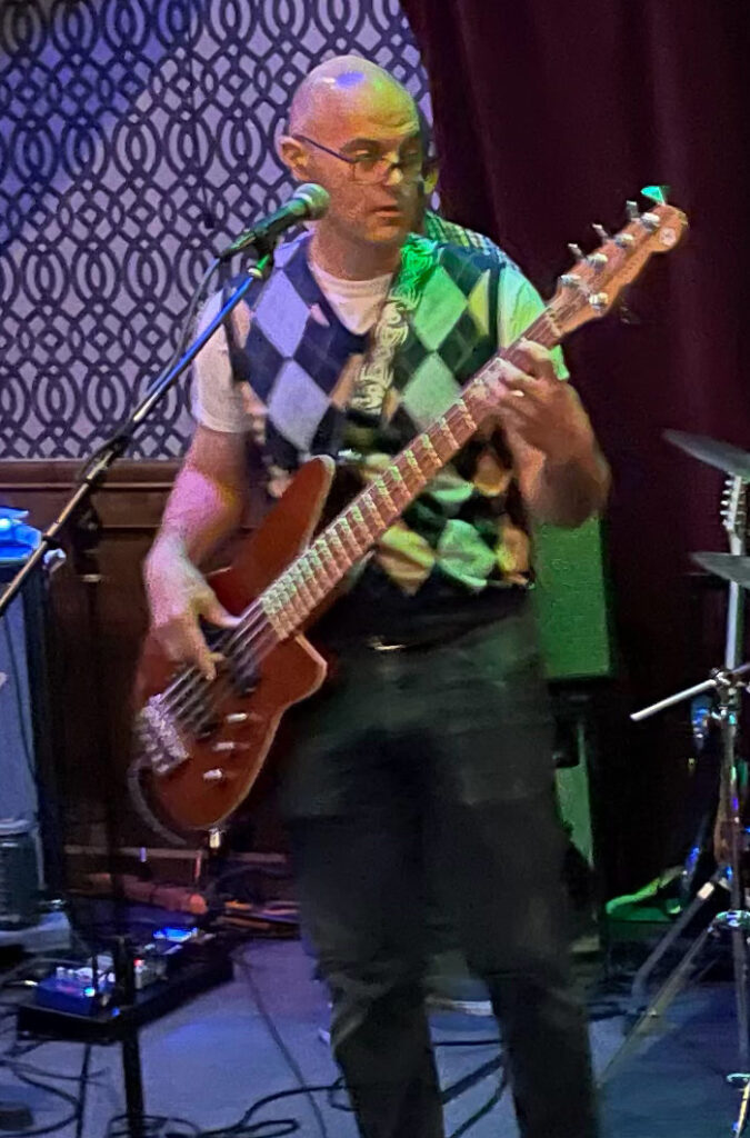 Sean, bass